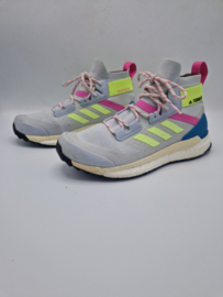 Adidas Terrex gebreide sneakers. Maat 41,5,Lichtgrijs.