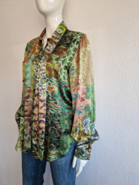 Zijden blouse. Maat M. Groentinten.
