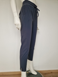Studio Anneloes pantalon. Maat M. Grijs/travelstof