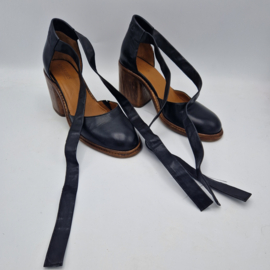 Shabbies sandalen met leren wikkelband. Maat 38, Zwart/leer.