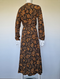 Juffrouw Jansen wikkeljurk. Maat S. Botanische print.