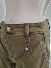 MAC Rich Cargo Cotton. Maat 40/28. Olijfgroen.