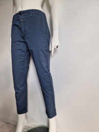 Closed cropped chino. Maat 31,Blauw.