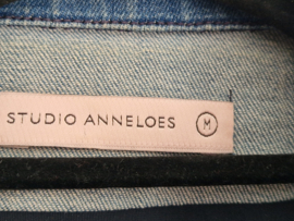Studio Anneloes hybride blazer met denim inzet. Maat M. Blauw.