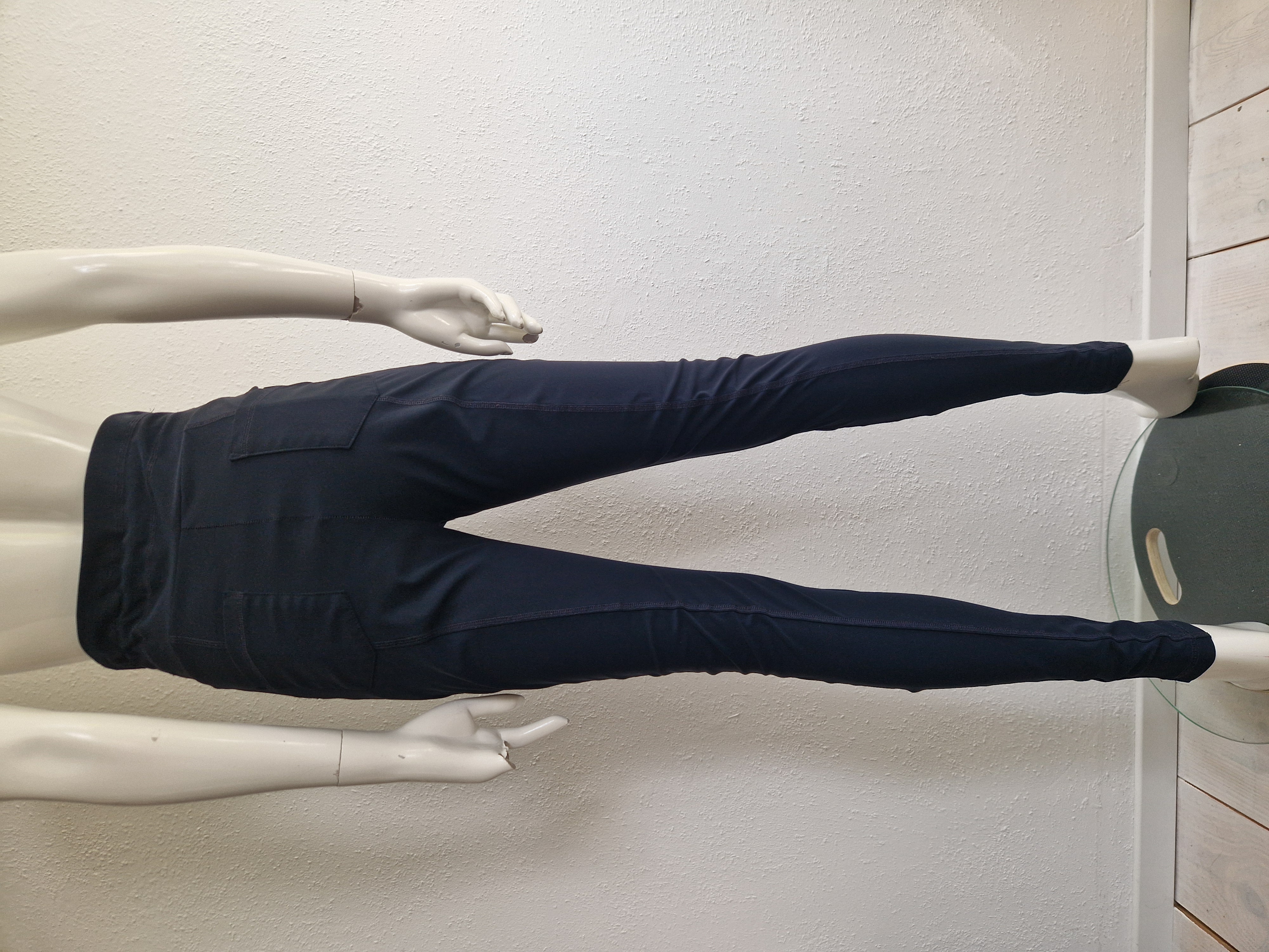 Studio Anneloes pantalon. Maat M. Donkerblauw/travelstof.