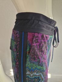Studio Anneloes pantalon. Maat M. All over print/travelstof.