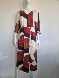 K-Design midi jurk. Maat M. Crème/wijnrood