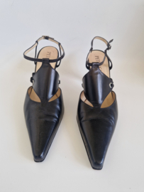 Peter Kaiser zwarte leren slingback pumps met spitse neus. Maat 7.5.