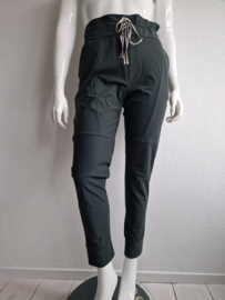 Exxcellent pantalon. Maat 44. Donkergroen/travelstof