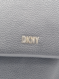 DKNY rugtas. Zwart/ imitatieleer.