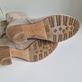 Marc Cain suède laarzen. Maat 37. Taupe.