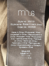 Minus Rikka V-neck dress. Maat 40, Groen/roze.