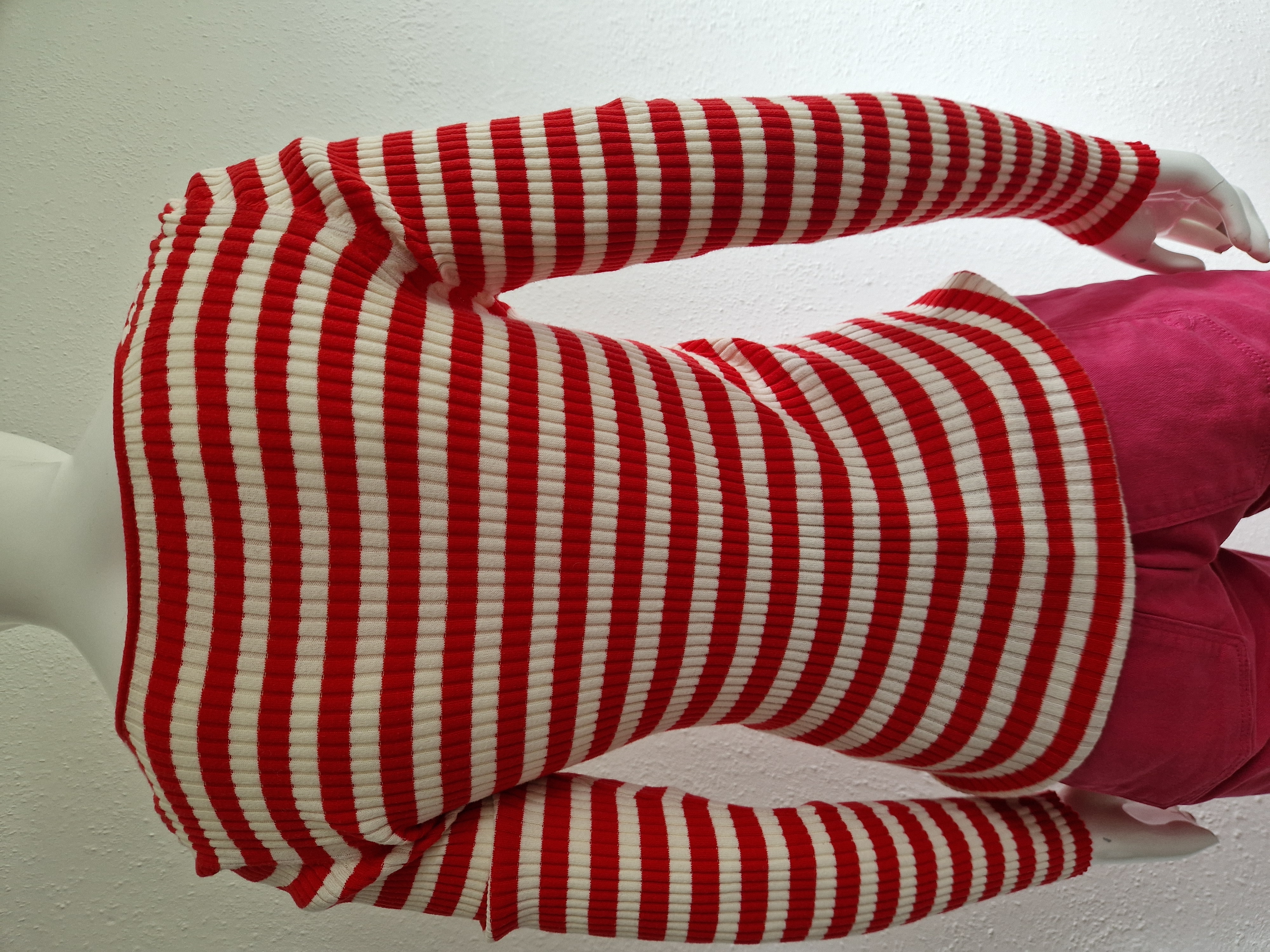 Armedangels top Alaania. Maat L. Rood/crème.