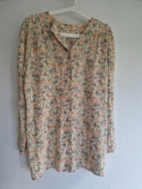 Zijden blouse. Maat M. Bloemenprint