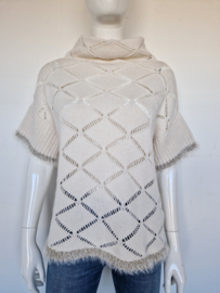 Gustav Pil knit poncho. Mt. XS. Crème