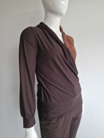 Studio Anneloes overslagtop. Maat L. Bruin/travelstof.