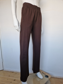 Club l'Avenir jogging pantalon. Mt. M. Chocoladebruin.