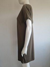 Simple jurk Dili. Maat S. Olijfgroen/modal.