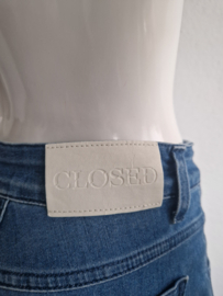 Closed cropped jeans Pedal Pusher. Maat 27. Lichtblauw.