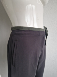 Humanoid pantalon. Maat L. Olijfgroen.