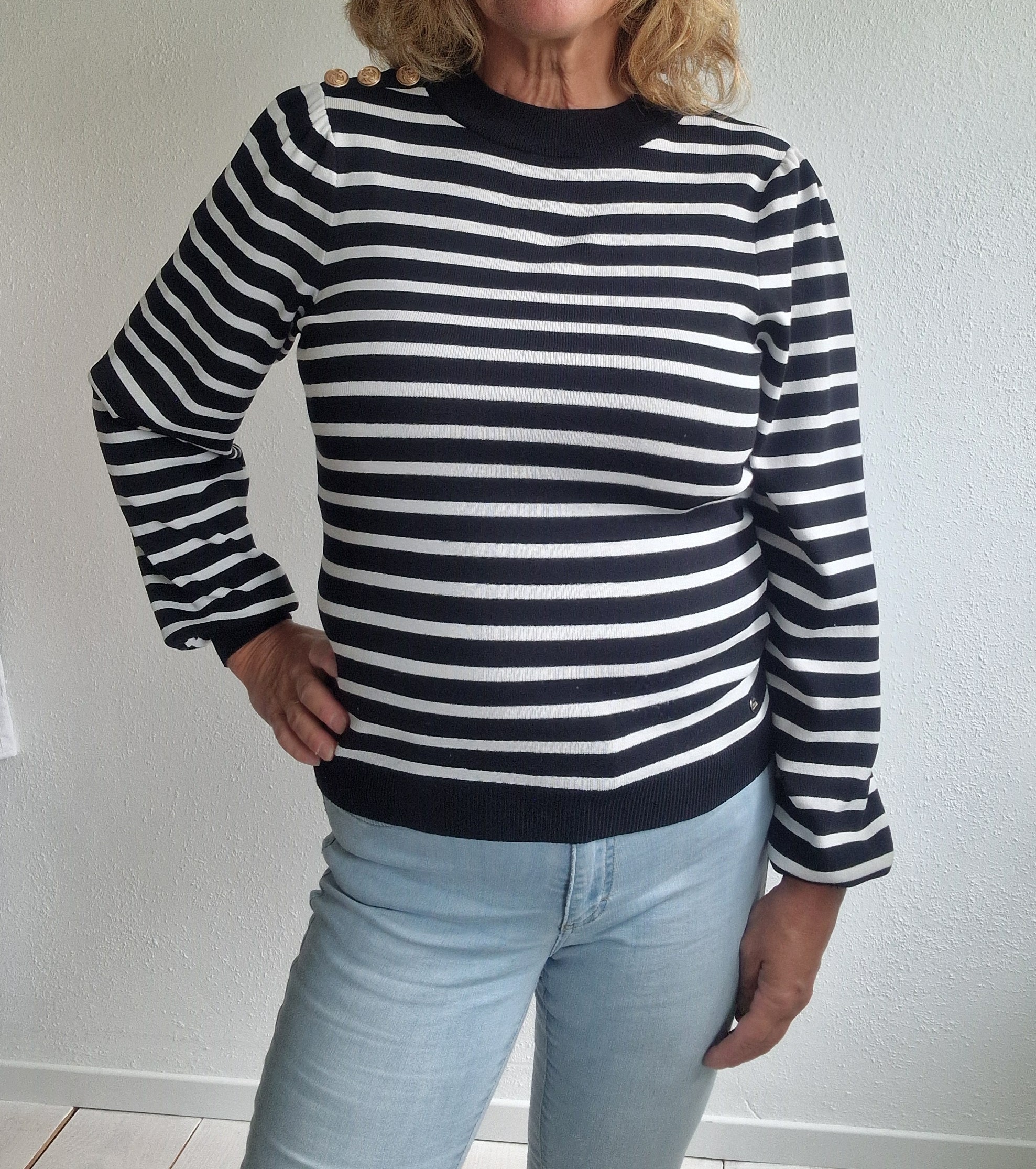 Studio Anneloes Luna Stripe pullover. Maat M. Zwart/wit.
