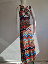 Strandjurk met opengewerkte rug. Maat 36. All over print.