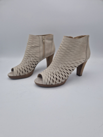 Paul Green peep toe laarsjes. Maat 7. Lichtgrijs/leer.