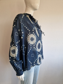 Mare di Latte blouse. Maat 3, Blauw/batik.