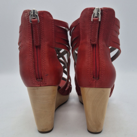 Ecco sandalen met sleehak. Maat 40. Rood/leer.