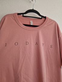10DAYS oversized T-shirt. Maat XL. Oudroze.