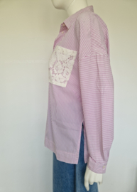 Madeleine blouse. Maat M. Roze/wit gestreept.