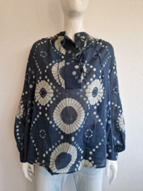 Mare di Latte blouse. Maat 3, Blauw/batik.