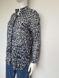 Joline Jolink blouse. Mt. S. Dierenprint.