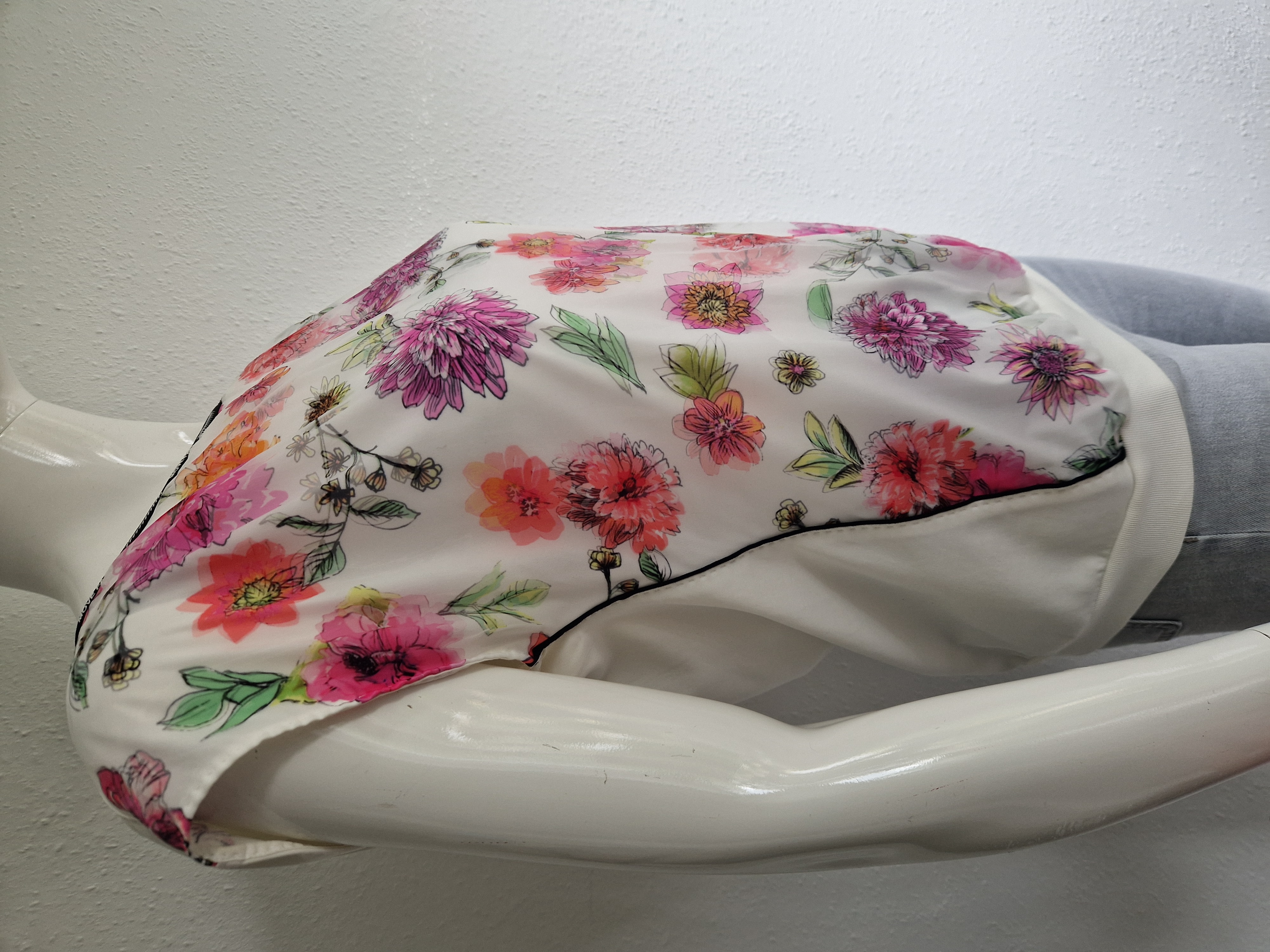 Marc Cain Sports top. Maat 3, Crème/bloemenprint.