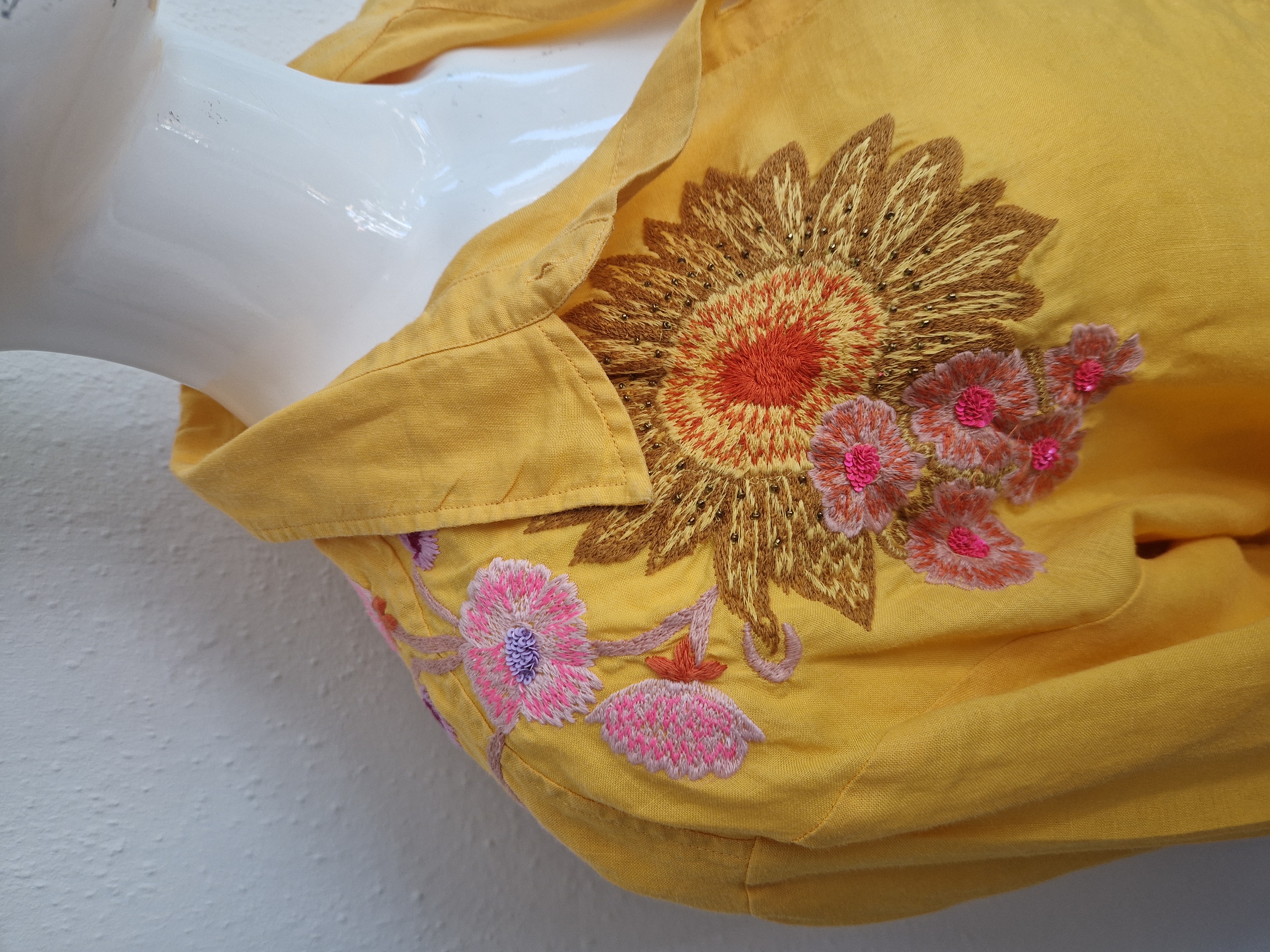 Oilily blouse Balla. Maat 44, Geel/borduursels.