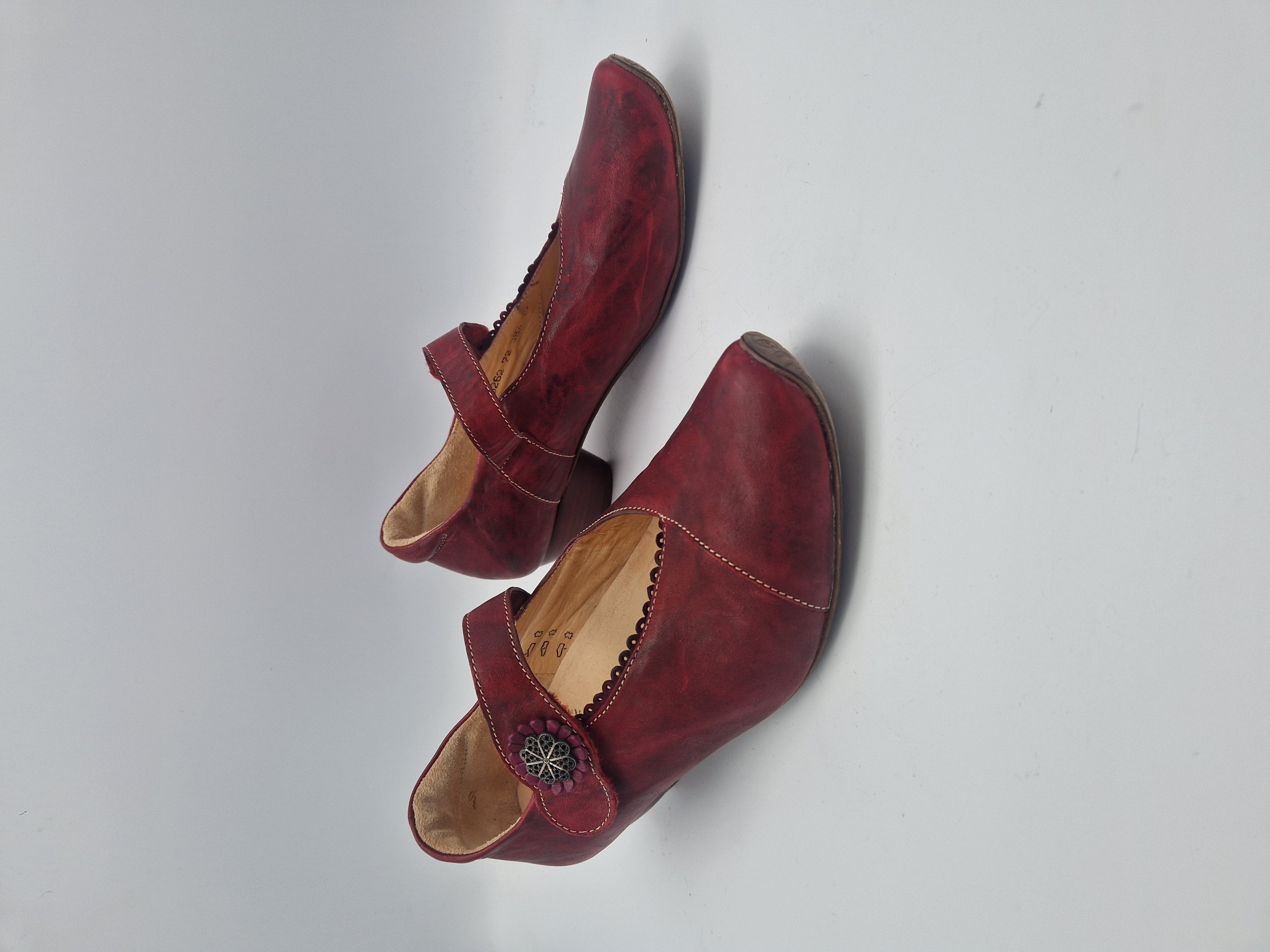 Think! Pumps. Maat 38,5, Rood gemêleerd/ leer