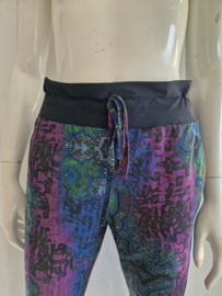 Studio Anneloes pantalon. Maat M. All over print/travelstof.