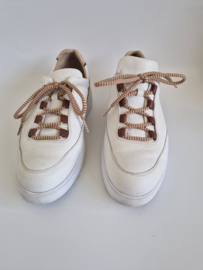 Lerora sneakers. Maat 40, Crème/leer.
