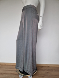 Aaiko Frederique Shine pantalon. Maat L. Groen.