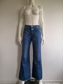 Closed jeans met wijde pijpen. Maat 26, Blauw.