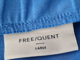 Free/Quent midi rok. Maat L. Blauw
