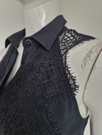 Josh V. jurk Roma. Maat S. Zwart