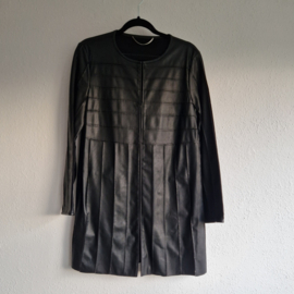 Marella vest/jasje. Maat 38, Zwart/vegan leer.