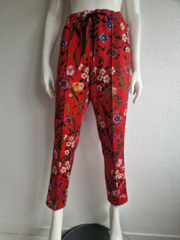 Cambio cropped pantalon Kimmy. Maat 40/42, Rood/bloemenprint.