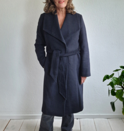 Mercer & Madison mantel | Maat L | Donkerblauw |