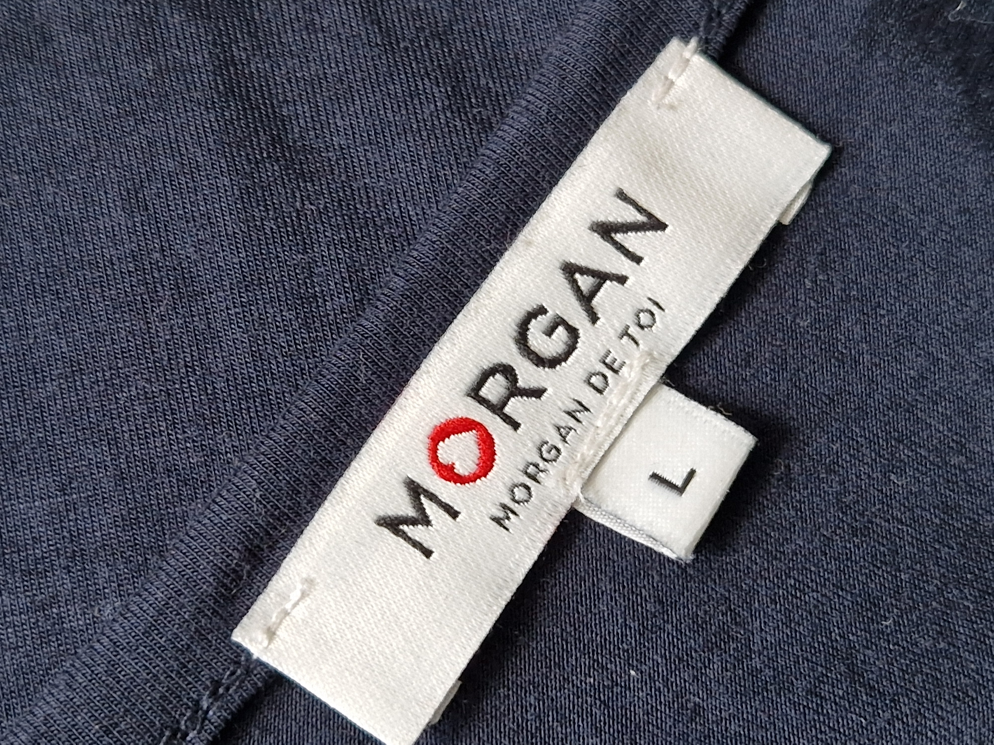 Morgan Roezel top met V-hals. Maat L. Donkerblauw