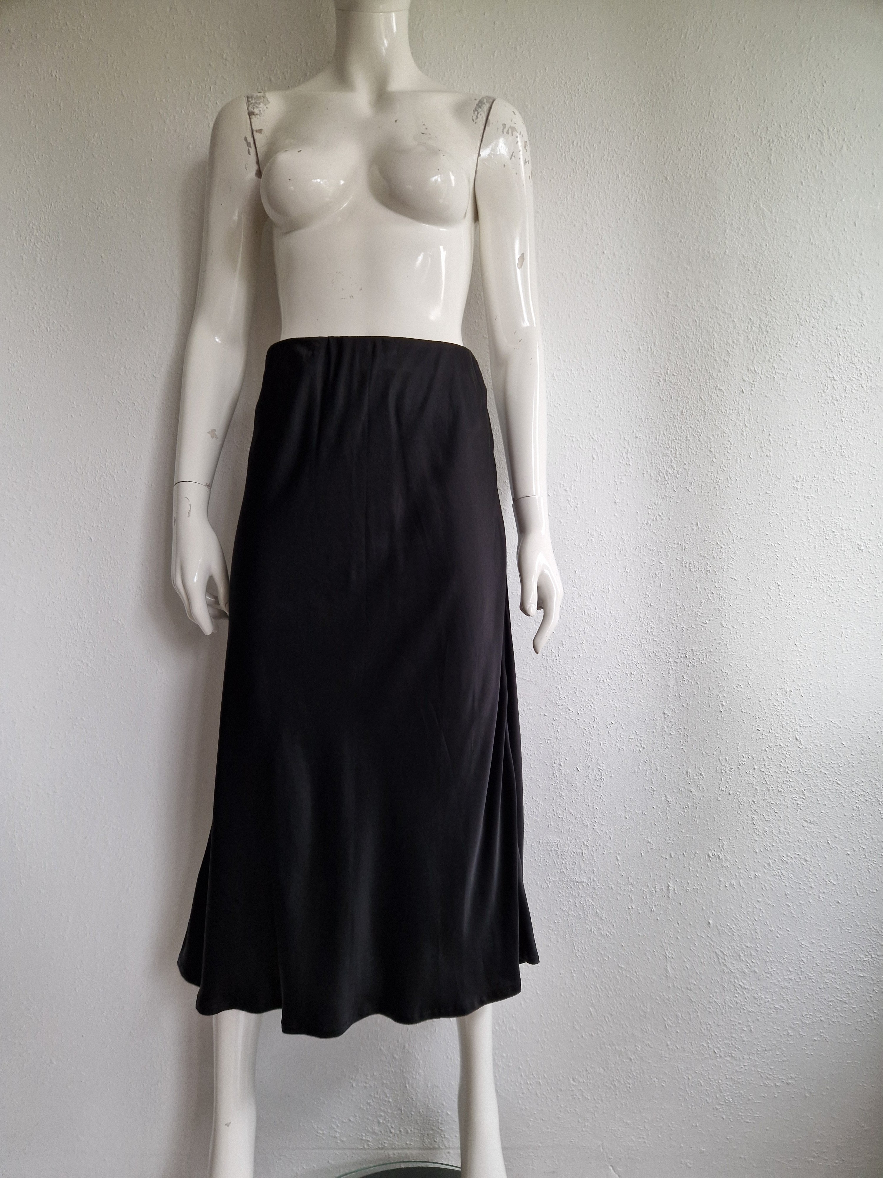 Summum midi rok. Maat 40, Zwart/satijn.