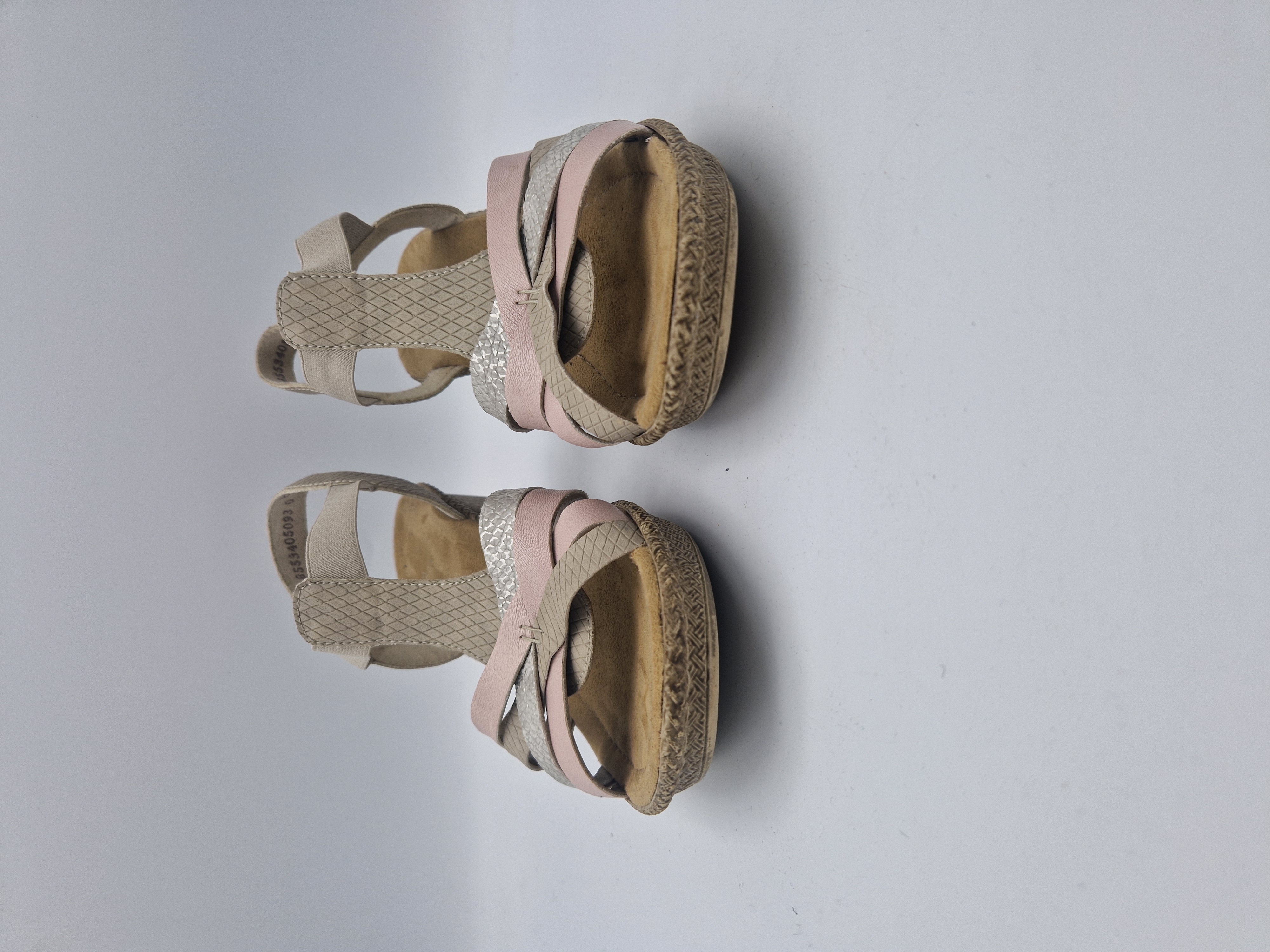 Rieker sandalen met hak. Maat 40, Zachtroze/zilver.