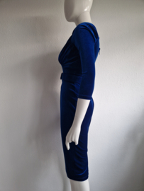 Feestjurk blauw velours. Maat 34.