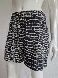 Rut & Circle shorts. Maat L. Zwart/crème/print.